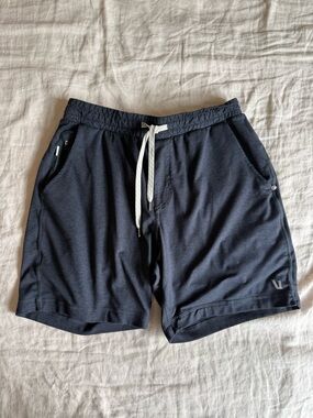 Vuori Men's Ponto Performance Shorts blue lightweight athleisure lounge size S